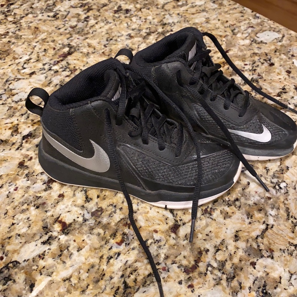Nike Youth basketball shoes